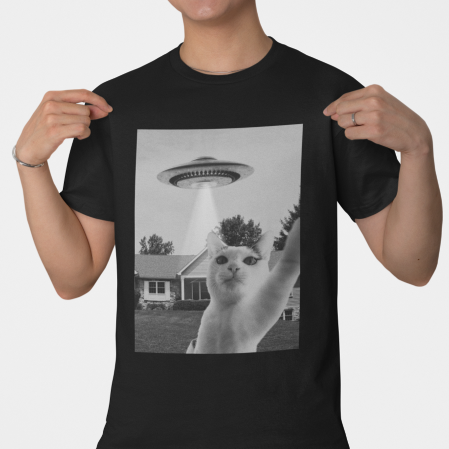 Funny Cat Alien Selfie T-Shirt