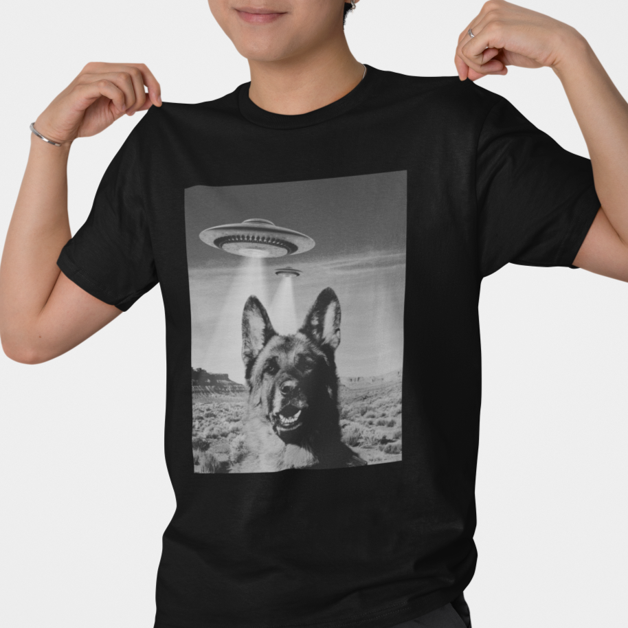 Funny German Shepherd Alien Selfie T-Shirt