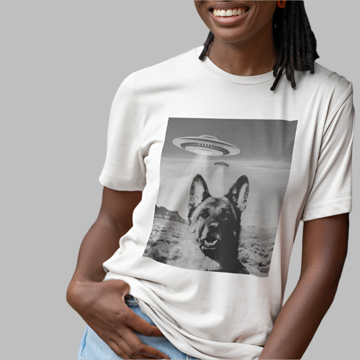 Funny German Shepherd Alien Selfie T-Shirt