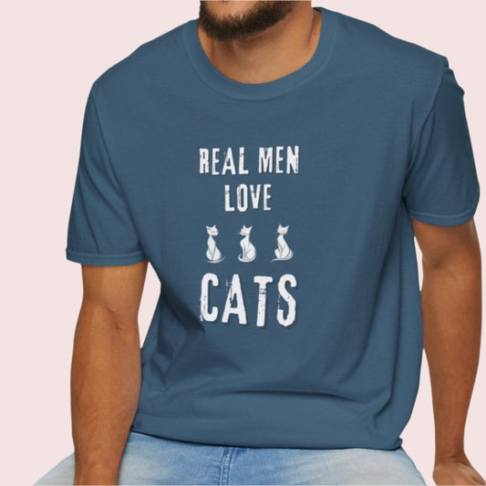 Real Men Love  Cats - Unisex Softstyle T-Shirt