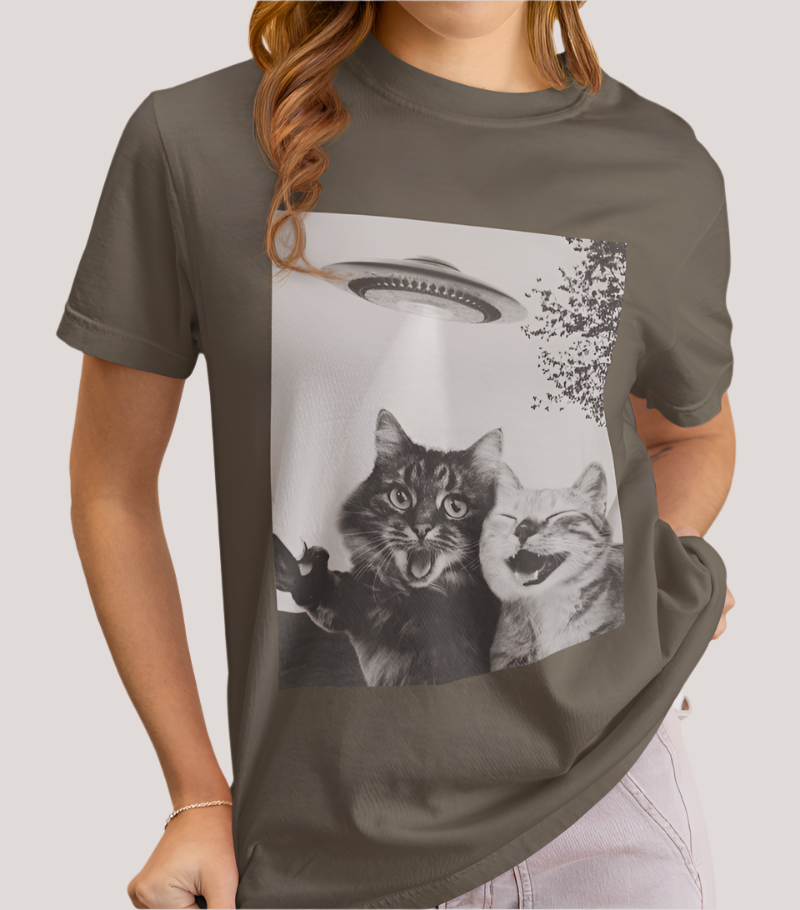 Funny Two Cats Alien UFO Selfie T-Shirt